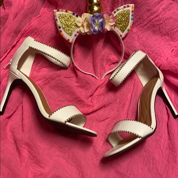 Shoes by Anne Michelle - Picture 2 of 4